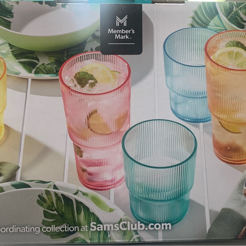 12 Pieces Shatterproof Tritan Drinkware Set - Picture 4 of 7